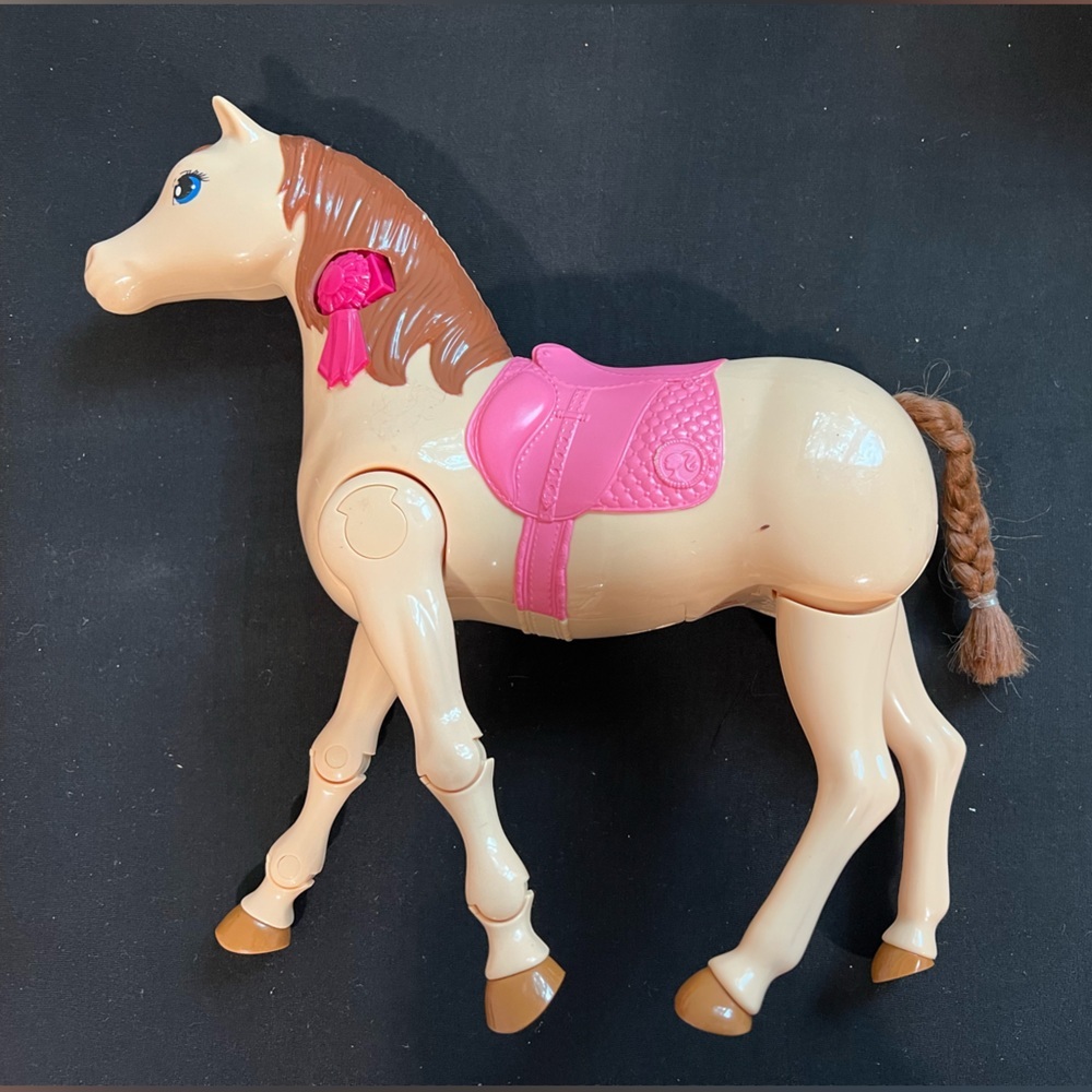attel 2014 Barbie Saddle ‘N Ride Tawny Horse with Pink Saddle - Picture 4 of 6